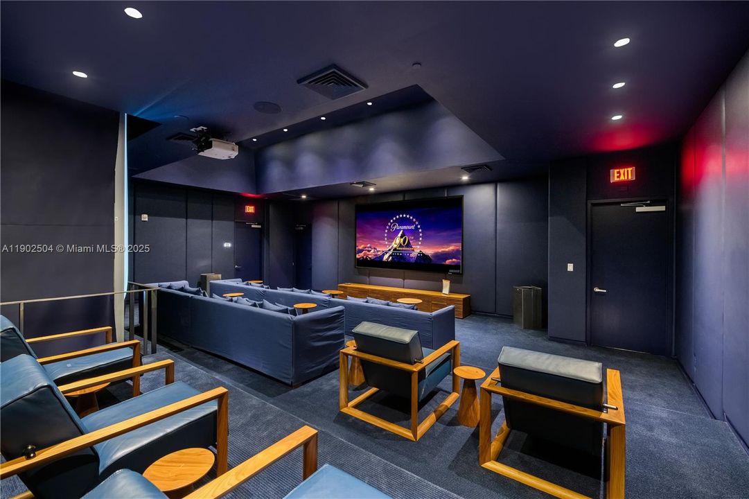 На продажу: $790,000 (2 спален, 2 ванн, 969 Квадратных фут)