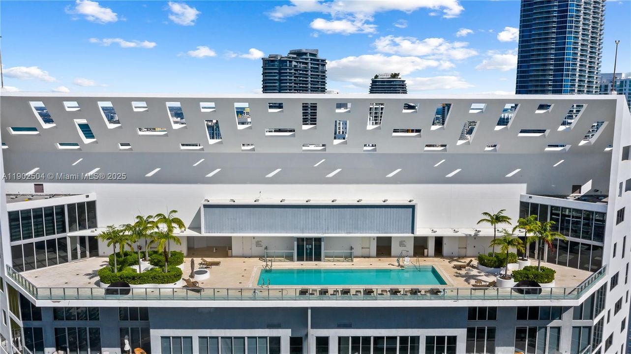 На продажу: $790,000 (2 спален, 2 ванн, 969 Квадратных фут)