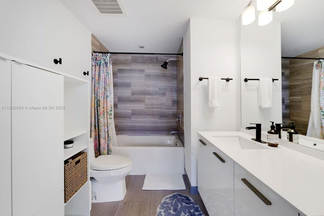 На продажу: $790,000 (2 спален, 2 ванн, 969 Квадратных фут)