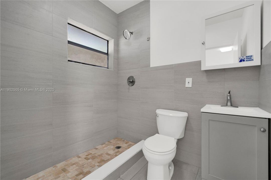 出租: $1,650 (1 贝兹, 1 浴室, 495 平方英尺)