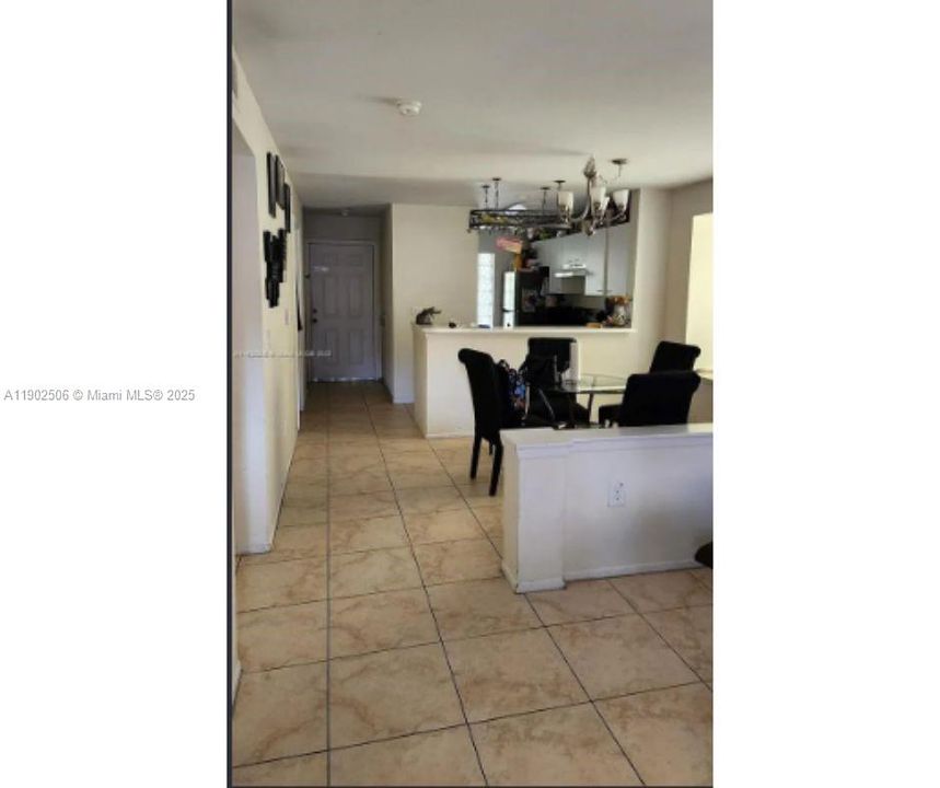 For Sale: $235,000 (2 beds, 2 baths, 906 Square Feet)