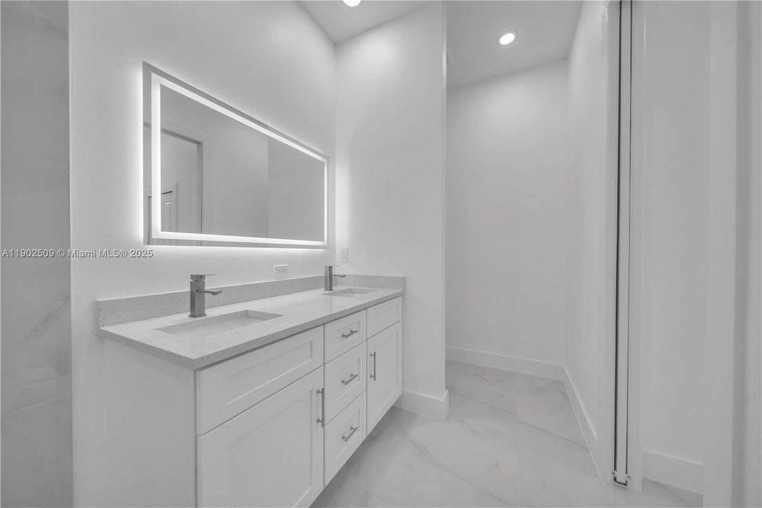 待售: $389,000 (3 贝兹, 2 浴室, 1569 平方英尺)