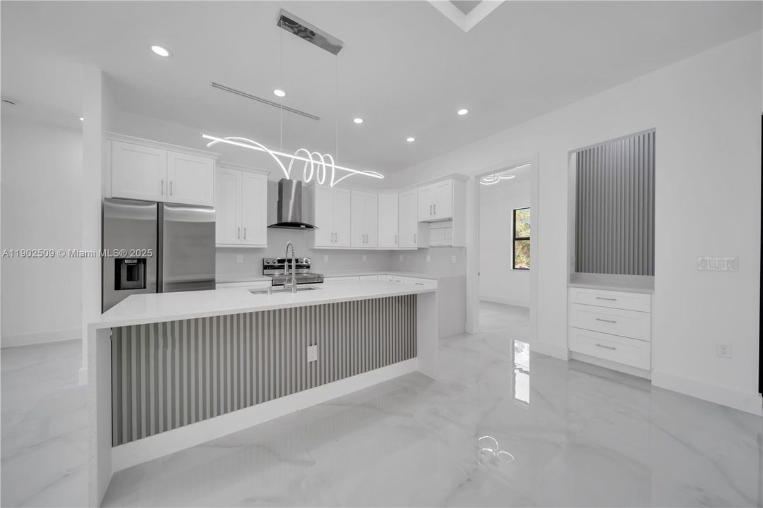 待售: $389,000 (3 贝兹, 2 浴室, 1569 平方英尺)