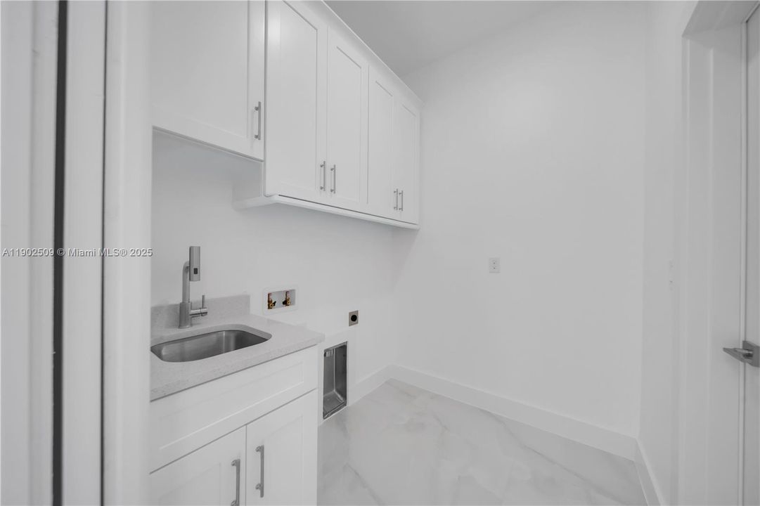 待售: $389,000 (3 贝兹, 2 浴室, 1569 平方英尺)