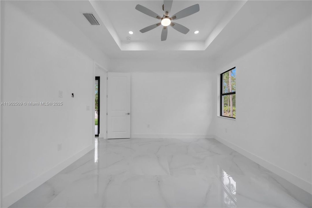 待售: $389,000 (3 贝兹, 2 浴室, 1569 平方英尺)