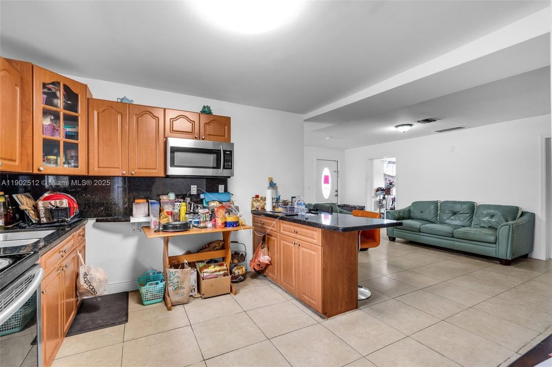 待售: $800,000 (3 贝兹, 3 浴室, 1743 平方英尺)