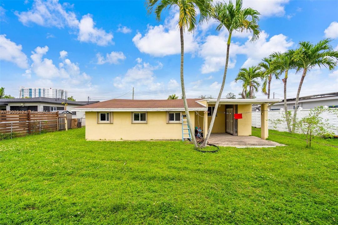 待售: $800,000 (3 贝兹, 3 浴室, 1743 平方英尺)