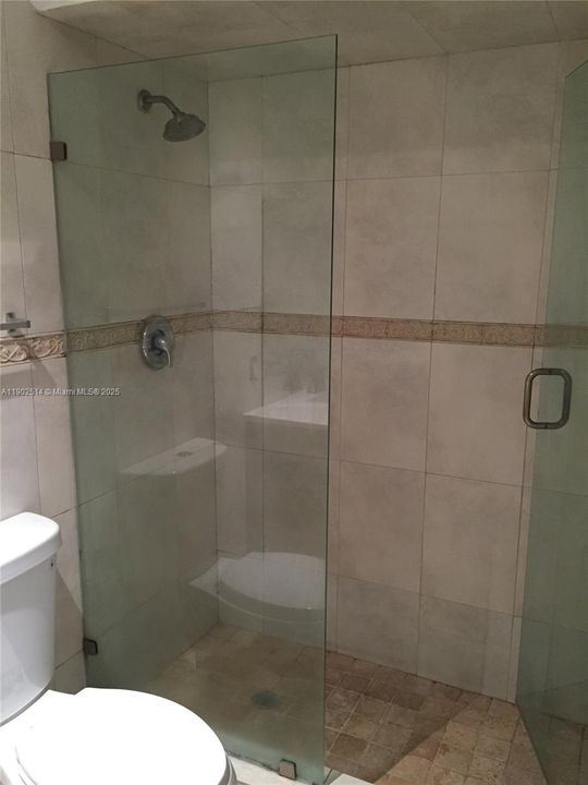 Recently Rented: $1,900 (1 beds, 1 baths, 670 Square Feet)