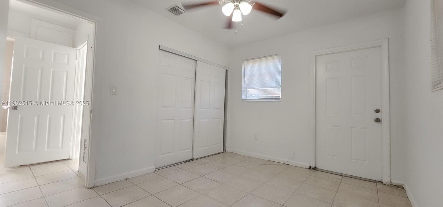 For Rent: $2,285 (3 beds, 1 baths, 1101 Square Feet)