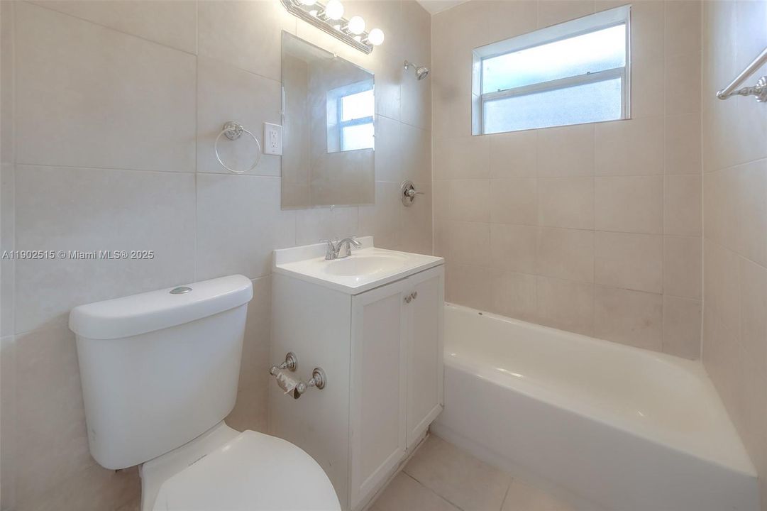 For Rent: $2,285 (3 beds, 1 baths, 1101 Square Feet)