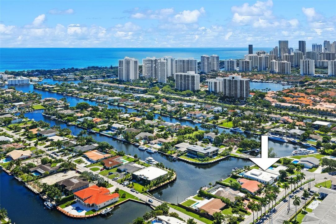 En Renta: $31,500 (4 camas, 5 baños, 4453 Pies cuadrados)