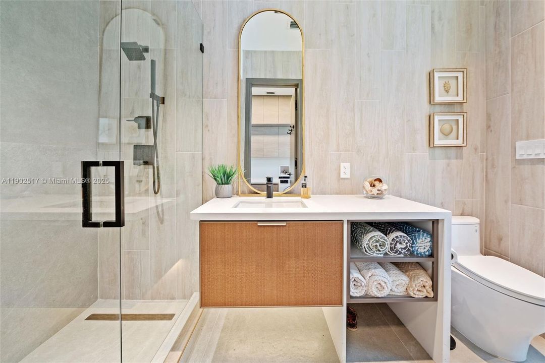 En Renta: $31,500 (4 camas, 5 baños, 4453 Pies cuadrados)