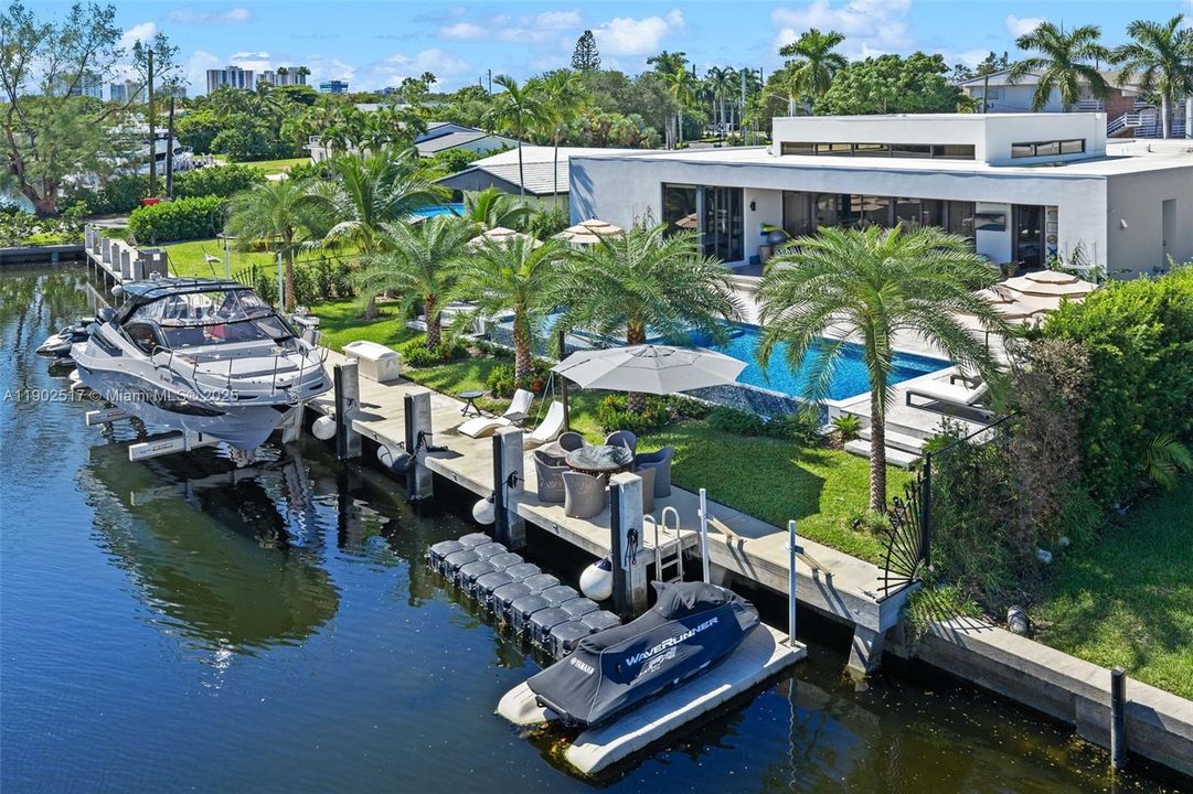 En Renta: $31,500 (4 camas, 5 baños, 4453 Pies cuadrados)