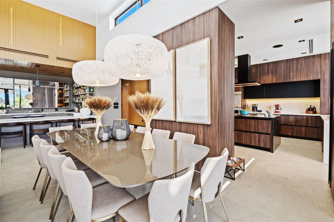 En Renta: $31,500 (4 camas, 5 baños, 4453 Pies cuadrados)