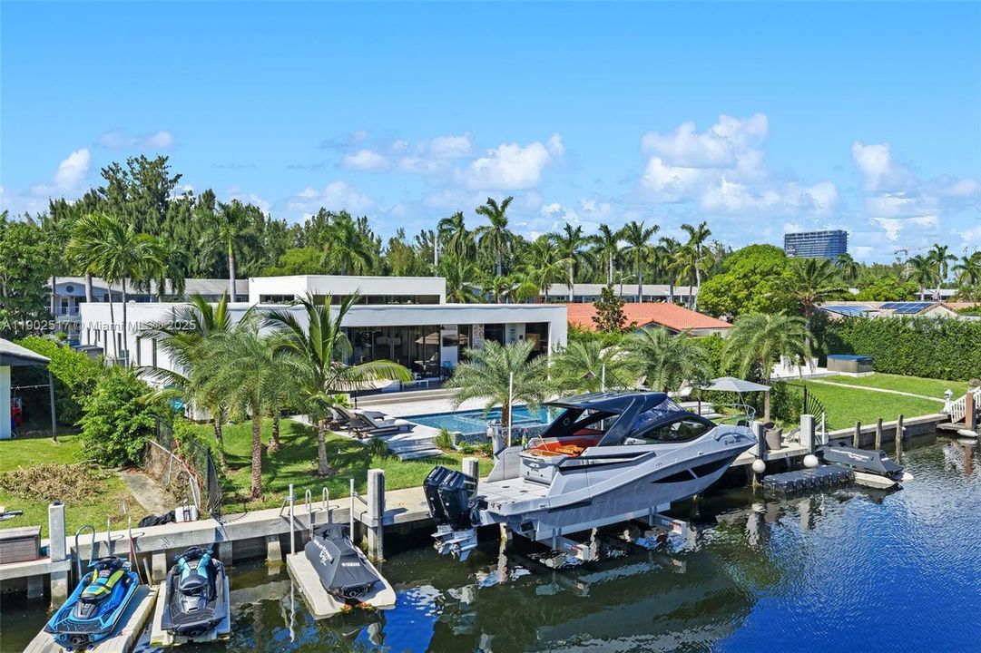 En Renta: $31,500 (4 camas, 5 baños, 4453 Pies cuadrados)