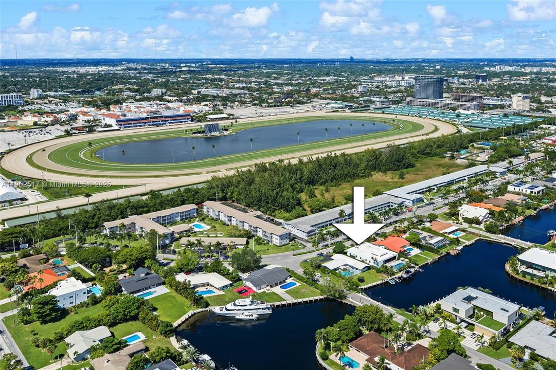 En Renta: $31,500 (4 camas, 5 baños, 4453 Pies cuadrados)