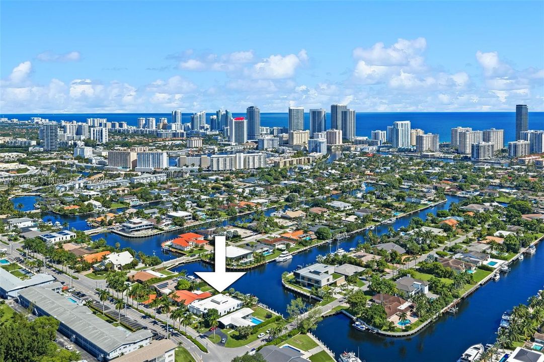 En Renta: $31,500 (4 camas, 5 baños, 4453 Pies cuadrados)