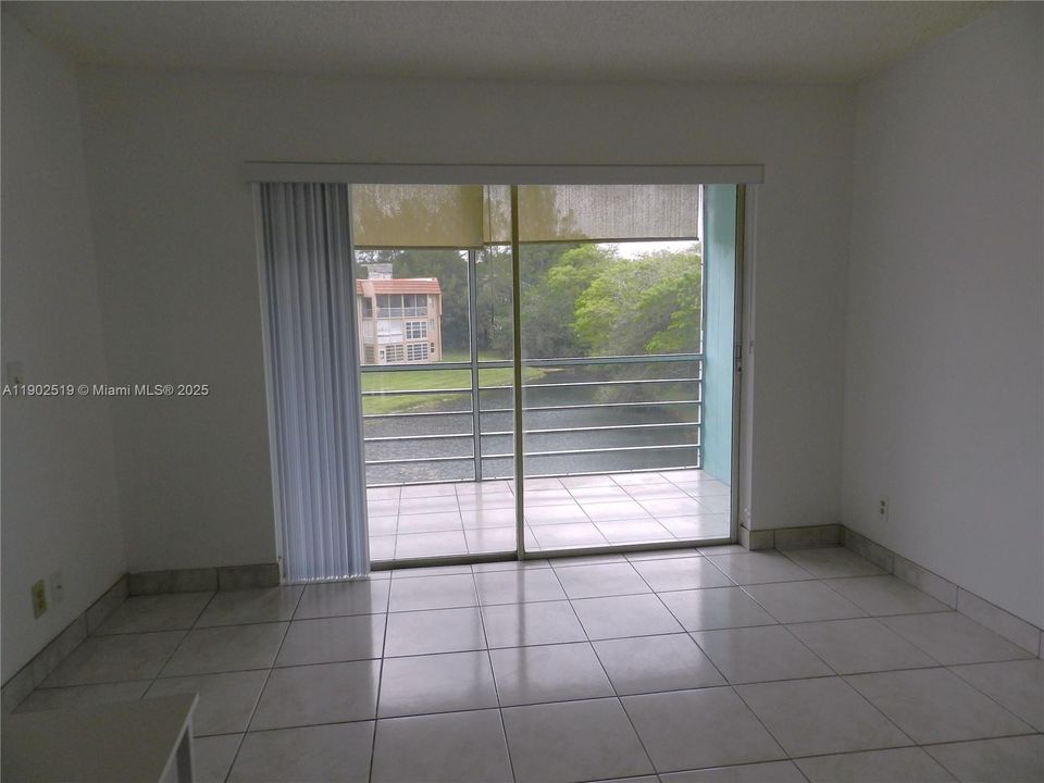 Activo con contrato: $62,000 (1 camas, 1 baños, 640 Pies cuadrados)