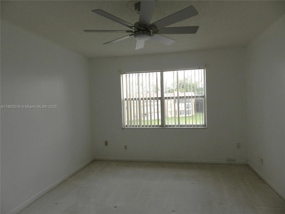 Activo con contrato: $62,000 (1 camas, 1 baños, 640 Pies cuadrados)