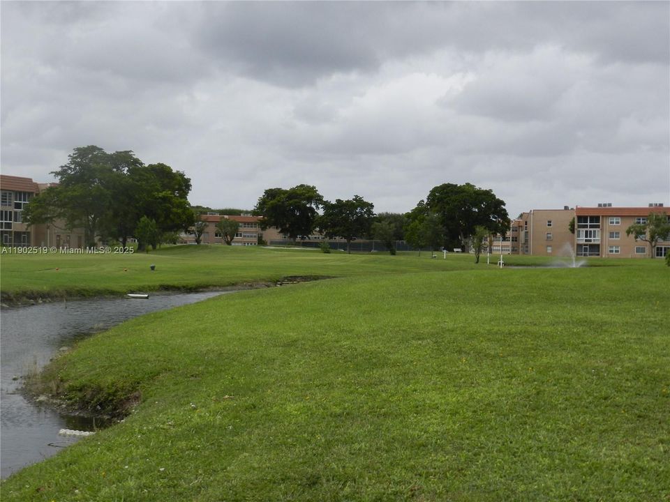 Activo con contrato: $62,000 (1 camas, 1 baños, 640 Pies cuadrados)