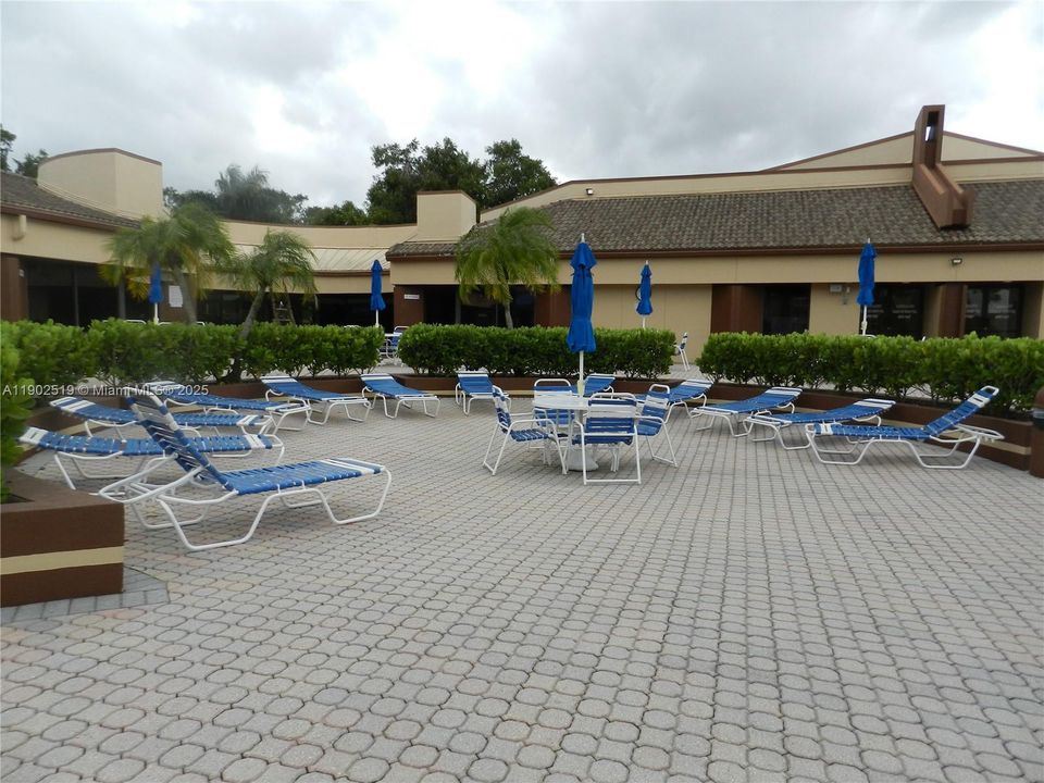 Activo con contrato: $62,000 (1 camas, 1 baños, 640 Pies cuadrados)