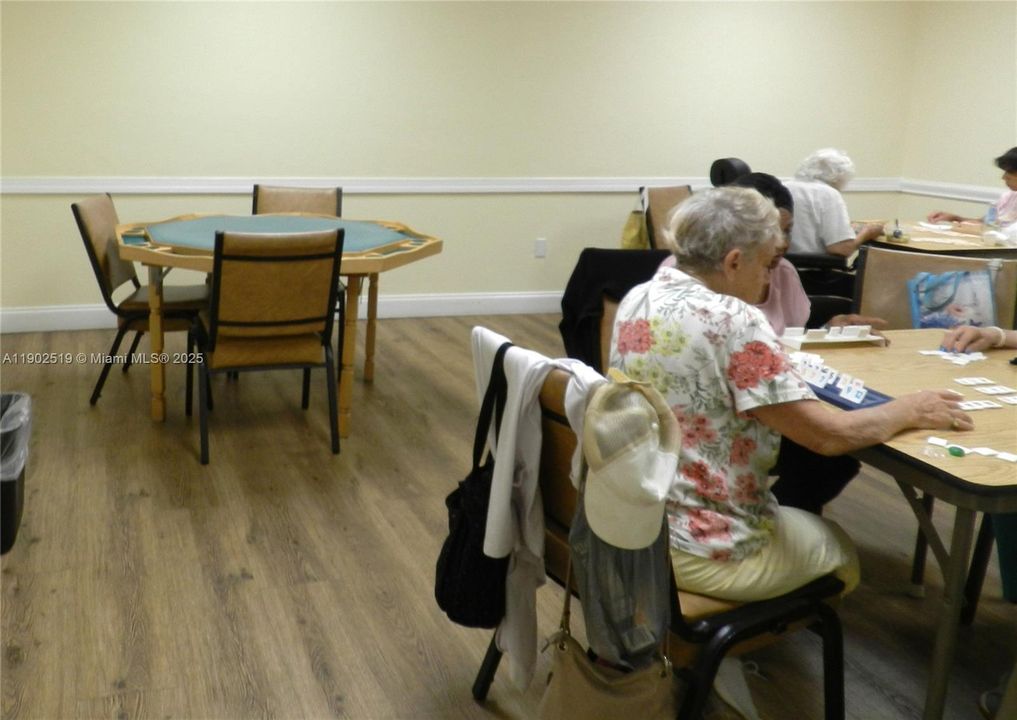 Activo con contrato: $62,000 (1 camas, 1 baños, 640 Pies cuadrados)