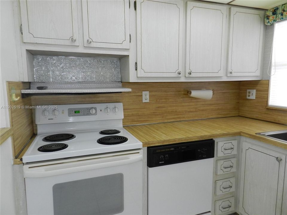 Activo con contrato: $62,000 (1 camas, 1 baños, 640 Pies cuadrados)