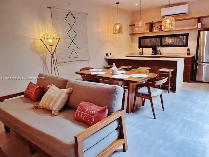 For Sale: $300,000 (2 beds, 2 baths, 1593 Square Feet)