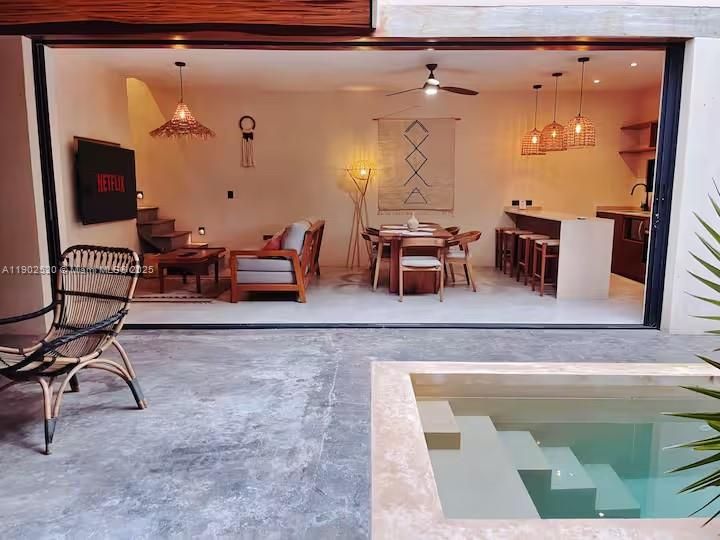 For Sale: $300,000 (2 beds, 2 baths, 1593 Square Feet)