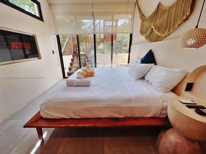 For Sale: $300,000 (2 beds, 2 baths, 1593 Square Feet)