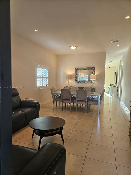 For Sale: $899,000 (4 beds, 2 baths, 1860 Square Feet)