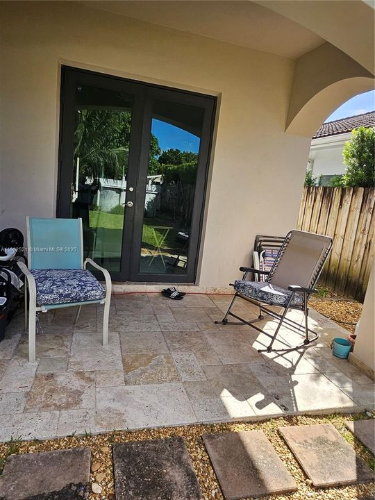 For Sale: $899,000 (4 beds, 2 baths, 1860 Square Feet)