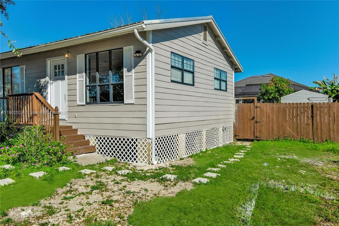 En Venta: $257,900 (4 camas, 2 baños, 1152 Pies cuadrados)