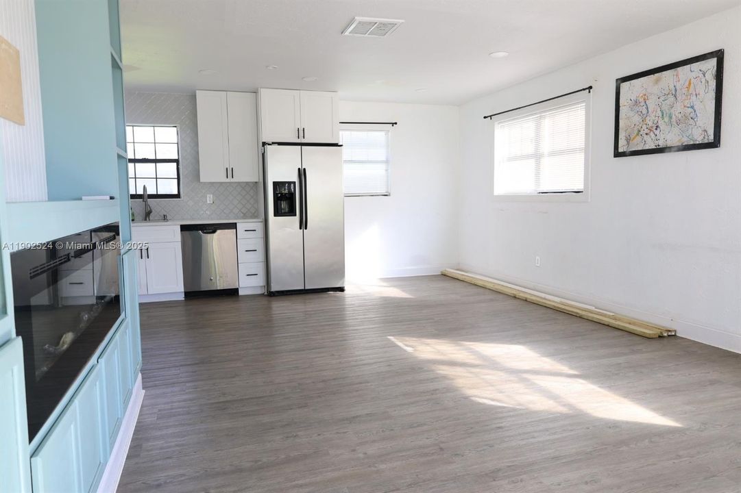 En Venta: $257,900 (4 camas, 2 baños, 1152 Pies cuadrados)