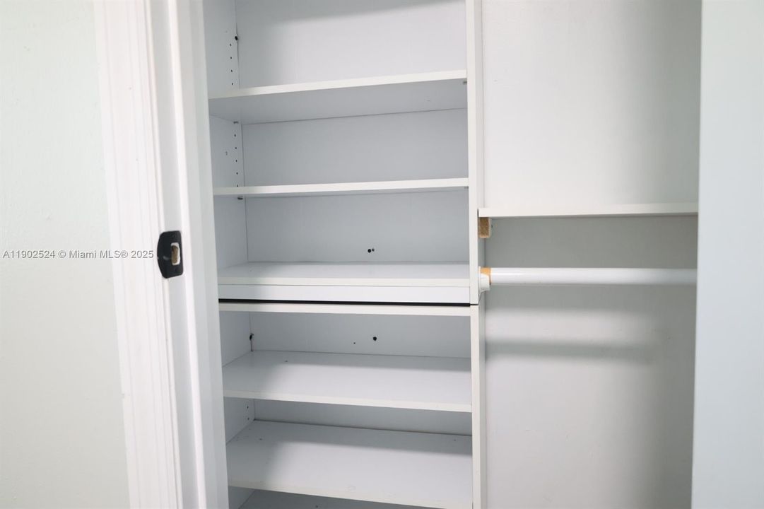 En Venta: $257,900 (4 camas, 2 baños, 1152 Pies cuadrados)