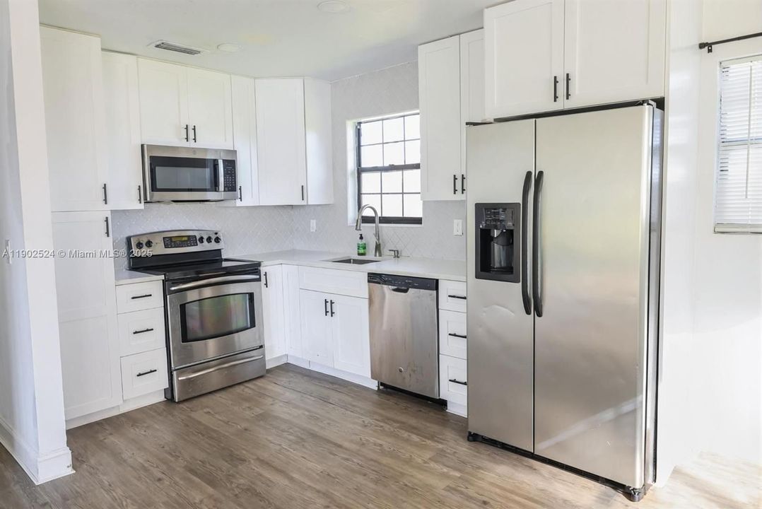 En Venta: $257,900 (4 camas, 2 baños, 1152 Pies cuadrados)