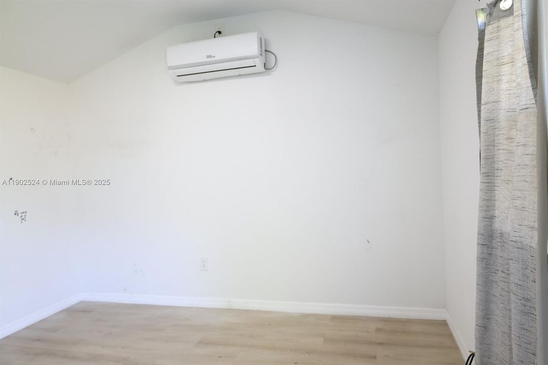 En Venta: $257,900 (4 camas, 2 baños, 1152 Pies cuadrados)