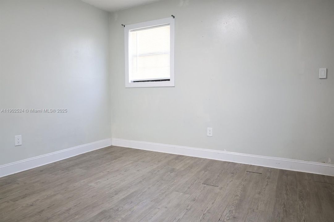 En Venta: $257,900 (4 camas, 2 baños, 1152 Pies cuadrados)