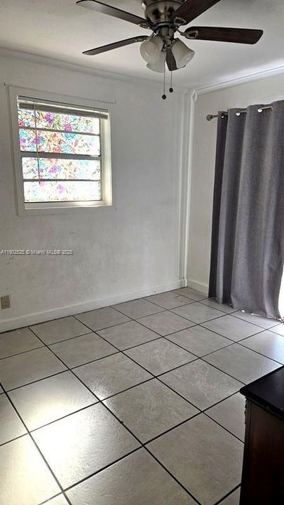 For Rent: $3,000 (3 beds, 2 baths, 867 Square Feet)