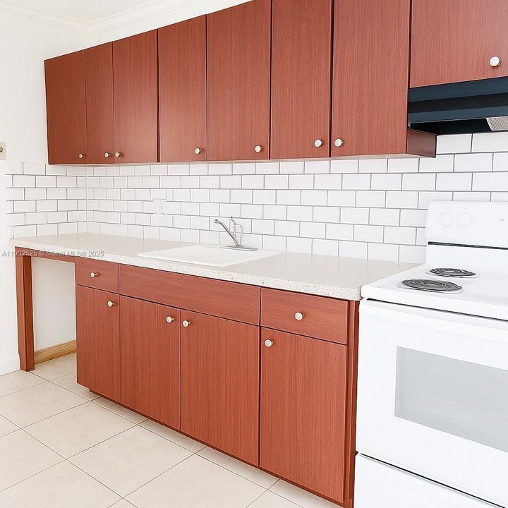 For Rent: $3,000 (3 beds, 2 baths, 867 Square Feet)