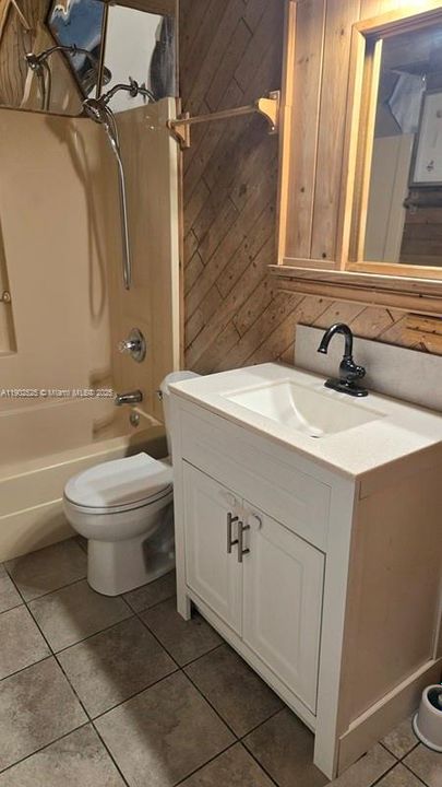 For Rent: $3,000 (3 beds, 2 baths, 867 Square Feet)