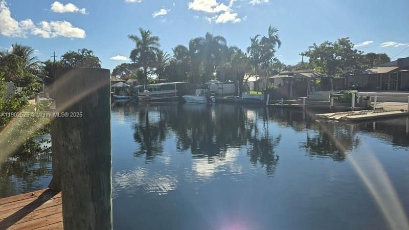 For Rent: $3,000 (3 beds, 2 baths, 867 Square Feet)