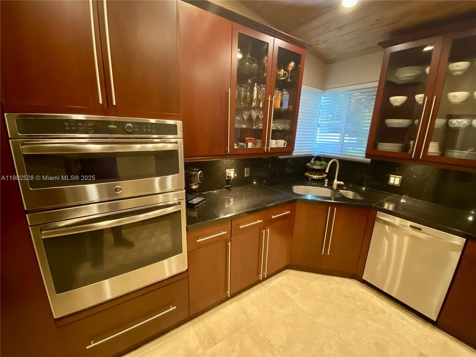 На продажу: $874,900 (3 спален, 2 ванн, 1234 Квадратных фут)