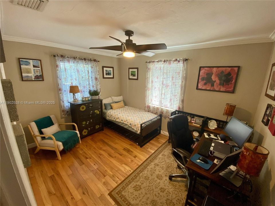 На продажу: $874,900 (3 спален, 2 ванн, 1234 Квадратных фут)