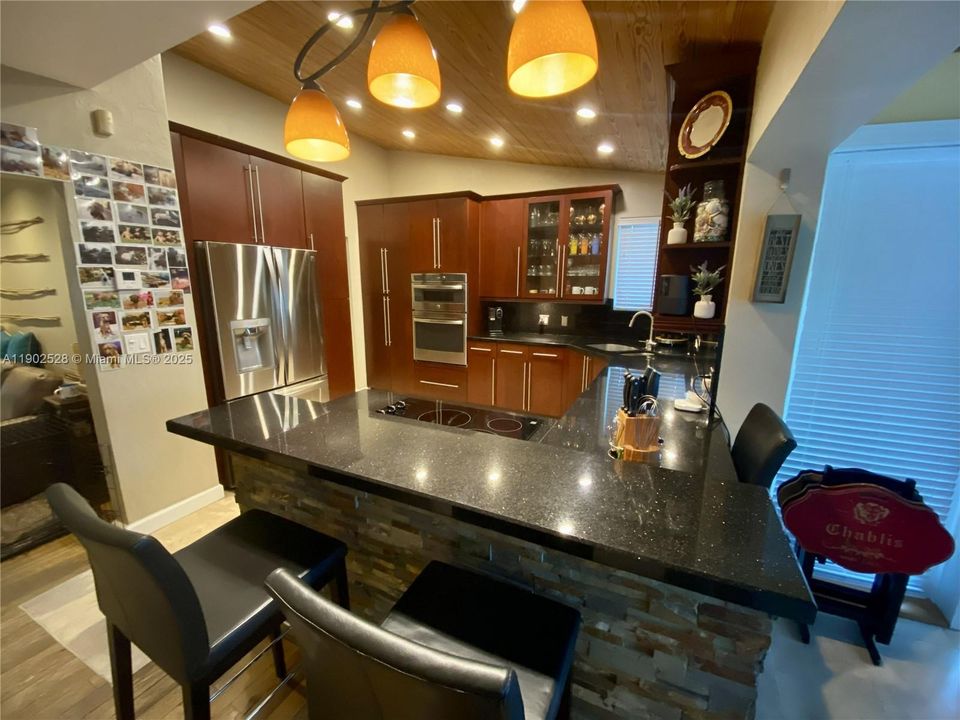 На продажу: $874,900 (3 спален, 2 ванн, 1234 Квадратных фут)