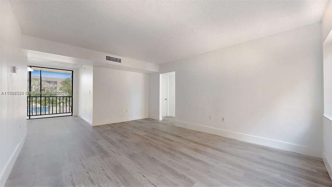 Recently Rented: $2,450 (3 beds, 2 baths, 1040 Square Feet)