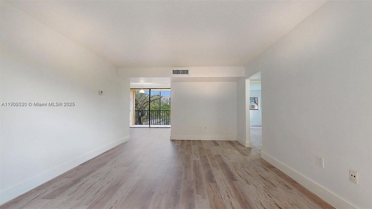 Recently Rented: $2,450 (3 beds, 2 baths, 1040 Square Feet)