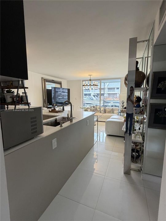 待售: $499,000 (3 贝兹, 2 浴室, 1085 平方英尺)