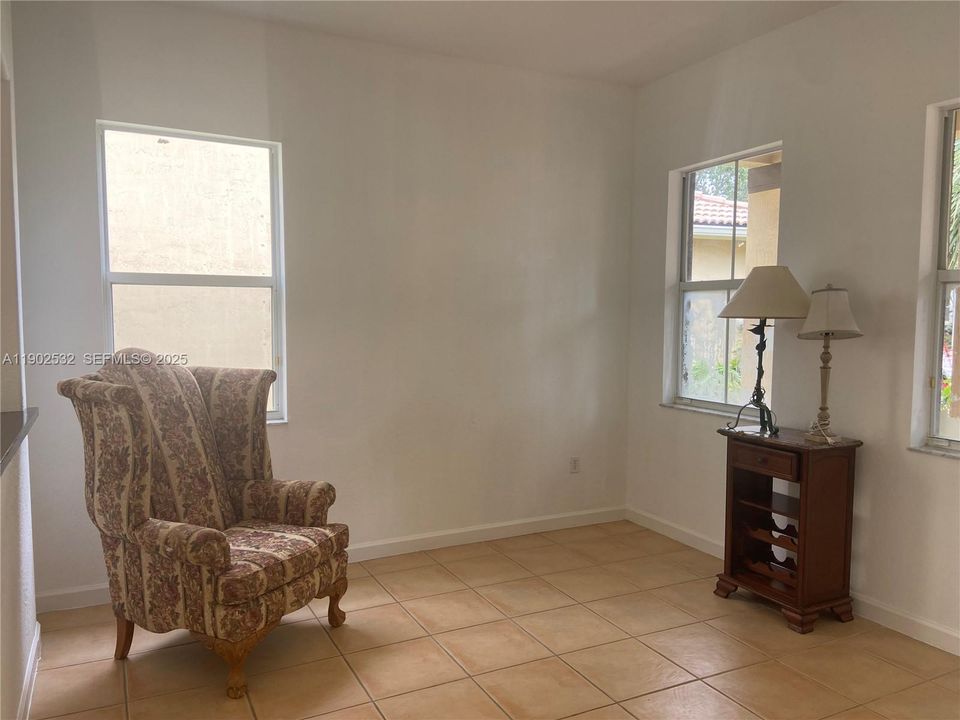 В аренду: $3,000 (4 спален, 3 ванн, 1833 Квадратных фут)