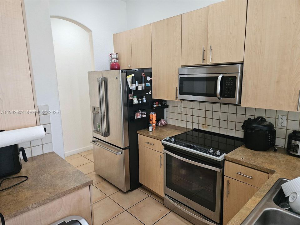 В аренду: $3,000 (4 спален, 3 ванн, 1833 Квадратных фут)